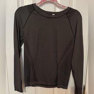 Athleta Momentum long sleeve tee